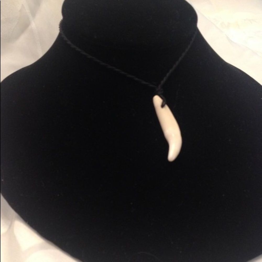 Vintage Boho Animal Tooth Necklace - Picture 3 of 3